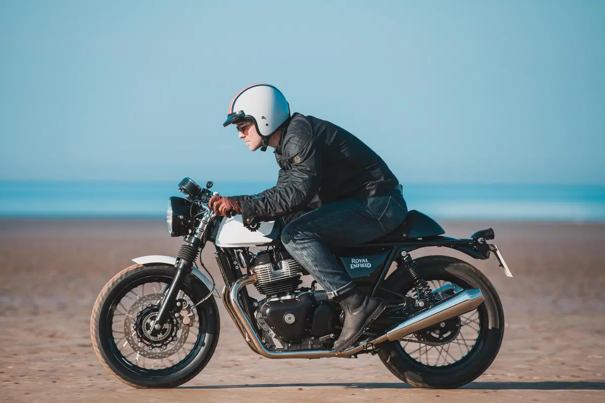 Royal Enfield e Belstaff: una capsule collection e due special per celebrare i 120 anni del brand (5)