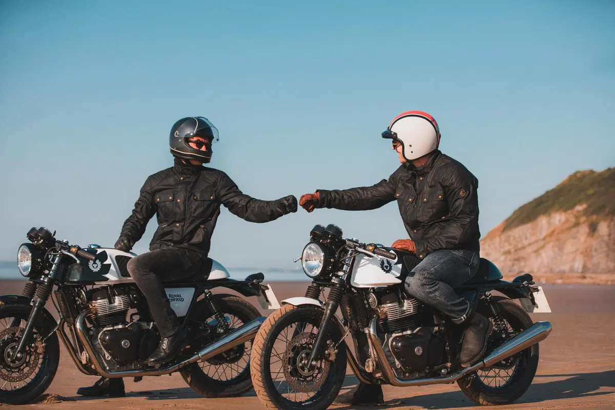 Royal Enfield e Belstaff: una capsule collection e due special per celebrare i 120 anni del brand (7)