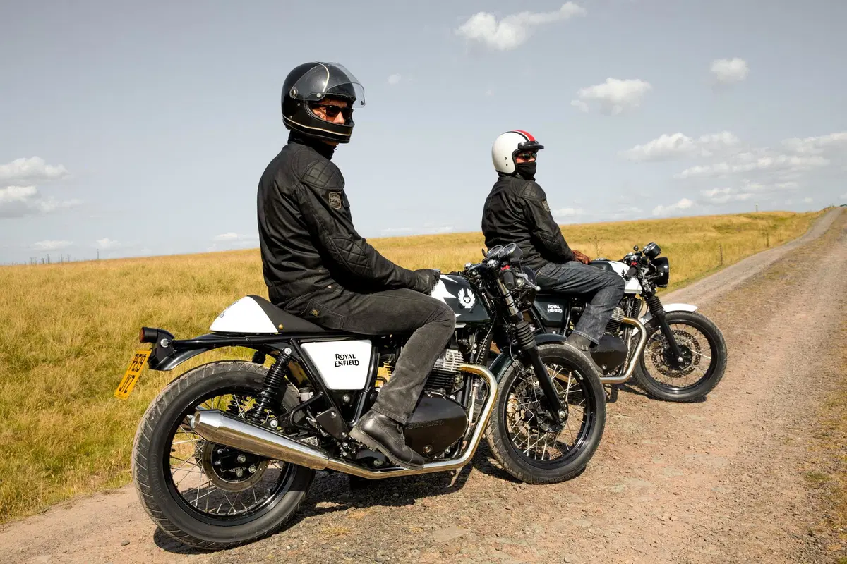 Royal Enfield e Belstaff: una capsule collection e due special per celebrare i 120 anni del brand (9)