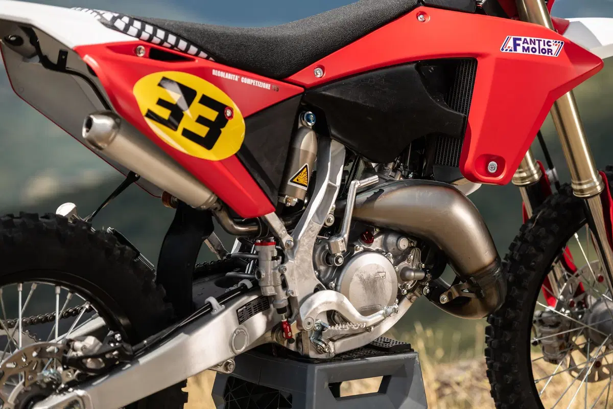 Fantic XE 125: versione speciale Six Days 1981 (2)