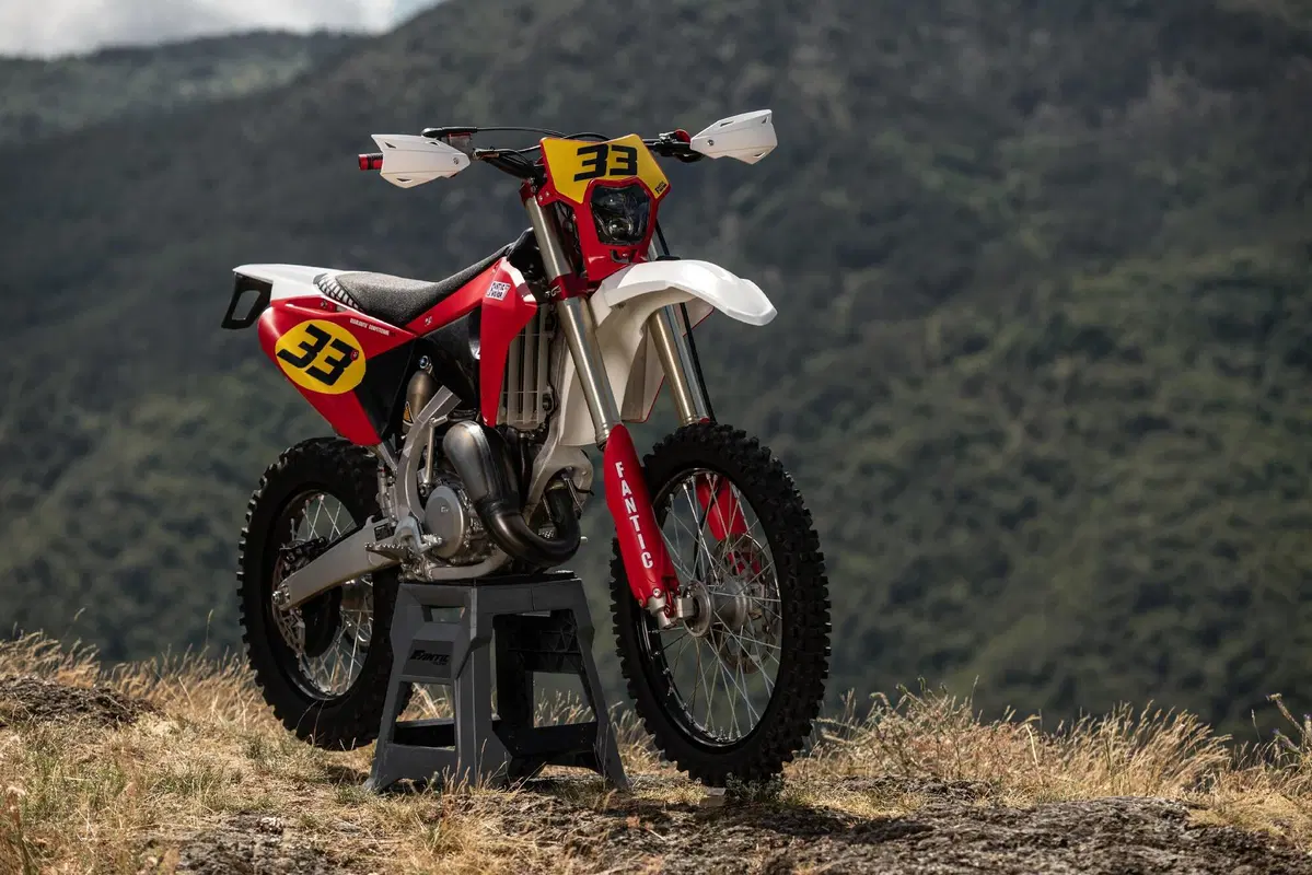 Fantic XE 125: versione speciale Six Days 1981 (5)