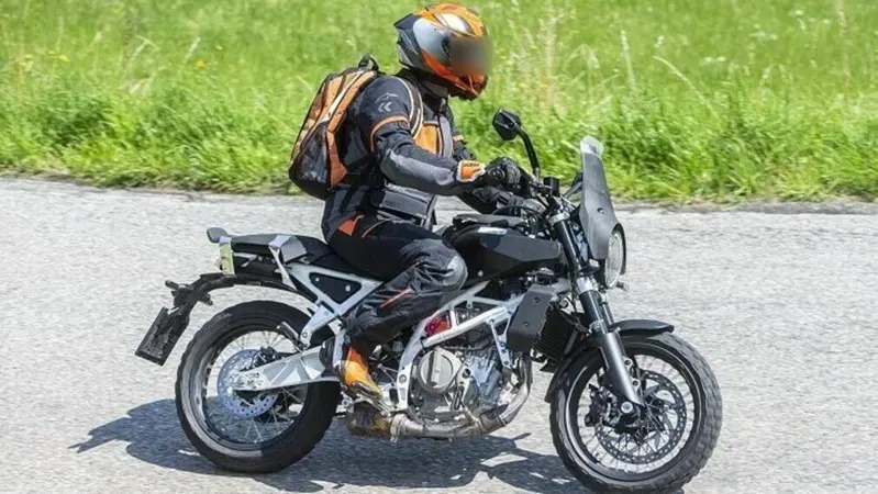 Una nuova Husqvarna Norden 401? Prototipo fotografo durante i collaudi