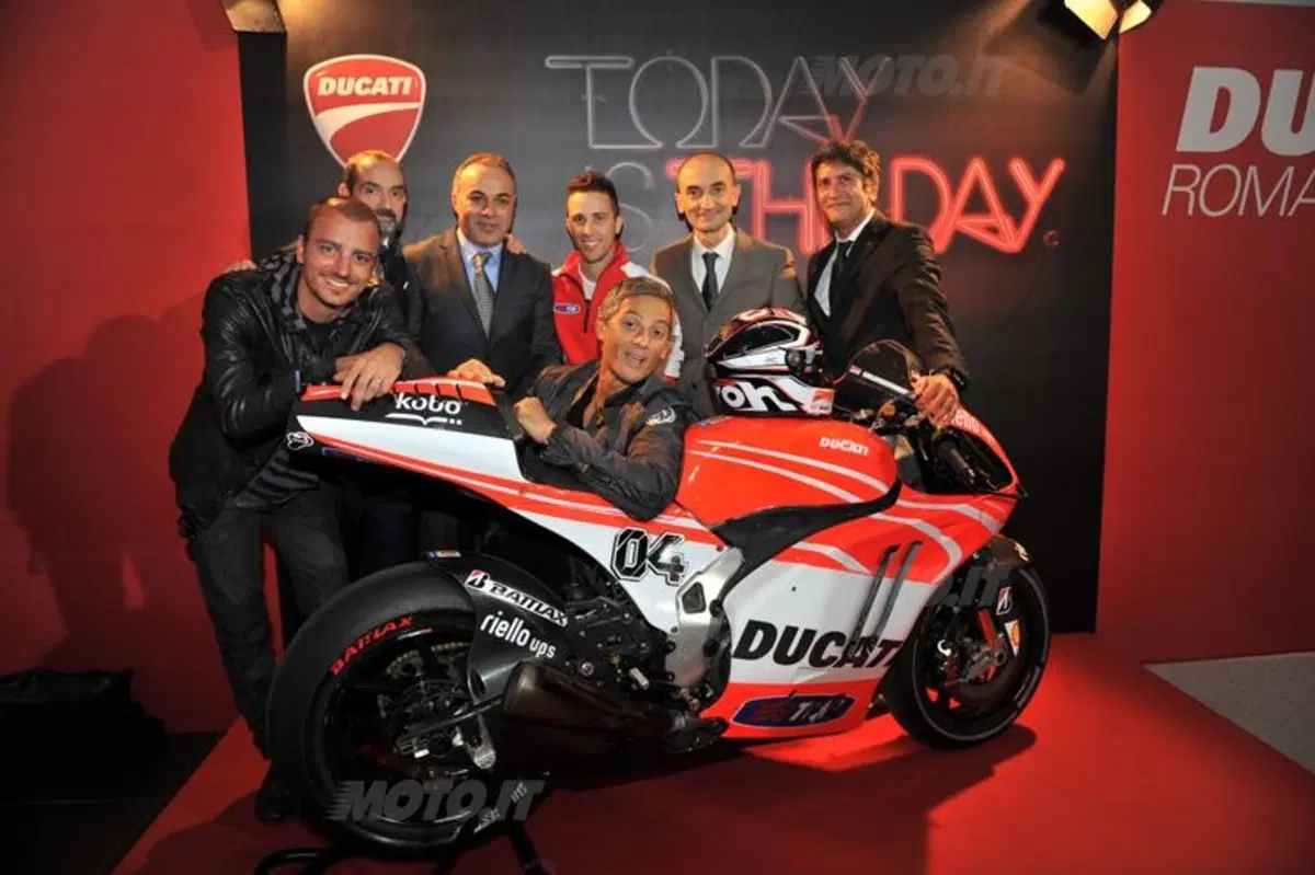 Dovizioso inaugura il Ducati Store di Roma (5)