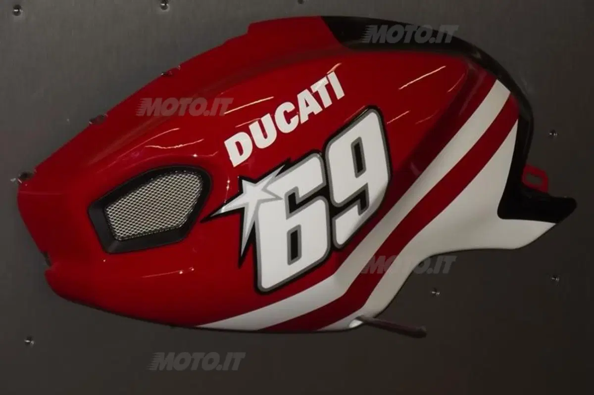 Dovizioso inaugura il Ducati Store di Roma (13)