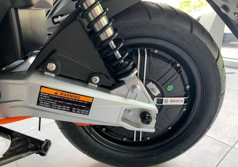 Lifan Moto E4 50 doppia batteria - Sasso Group