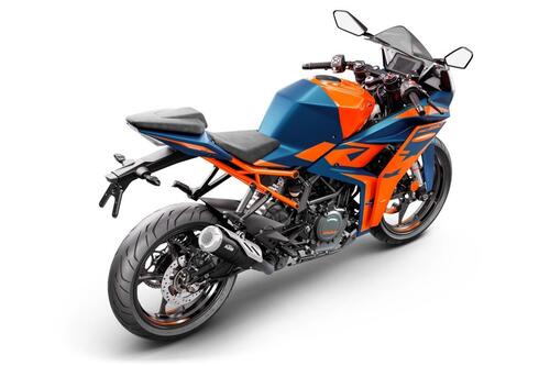 Nuove KTM RC 390 e RC 125 2022 (7)