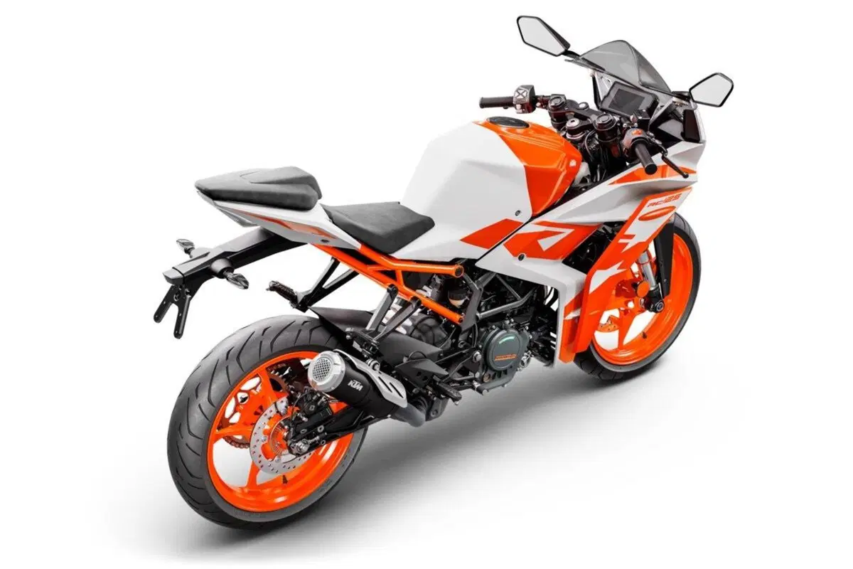 Nuove KTM RC 390 e RC 125 2022 (12)