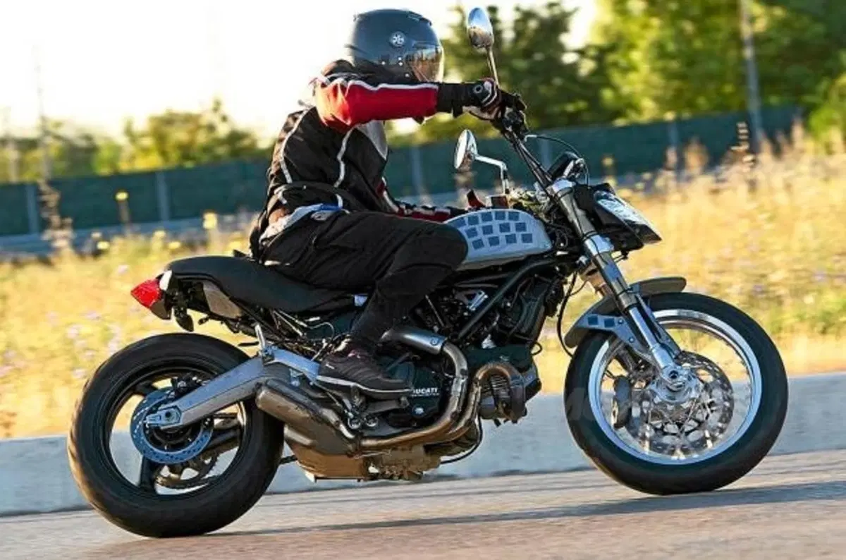 EICMA 2013. Ducati Monster, nuove foto della naked di Borgo Panigale (13)