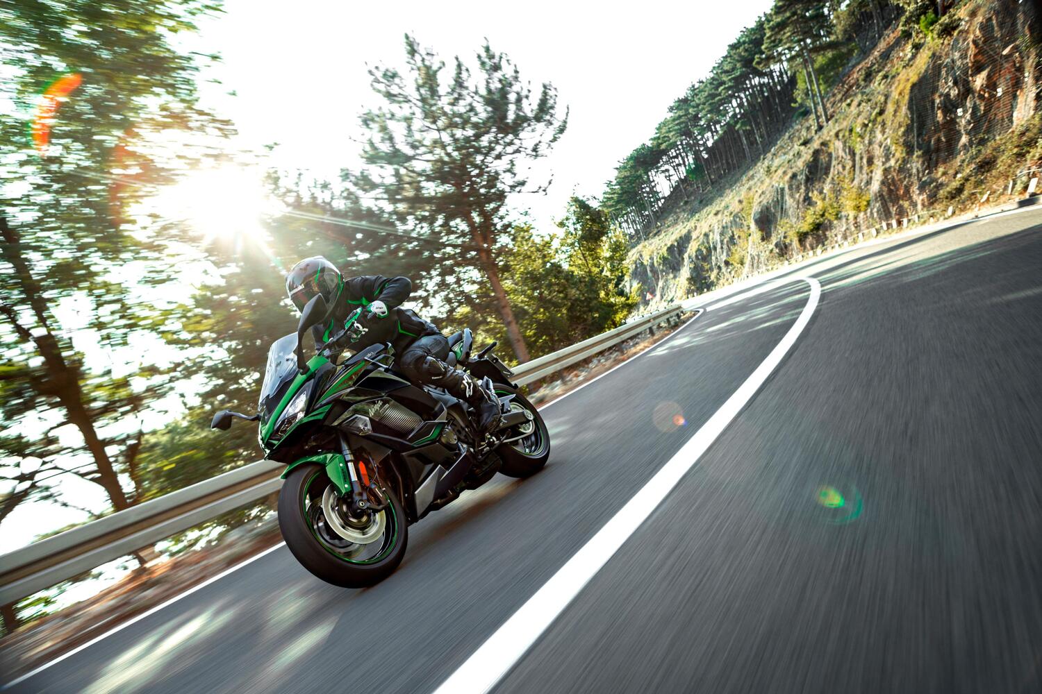 Kawasaki Ninja 1000SX 2022. Nuovi colori per la sport touring