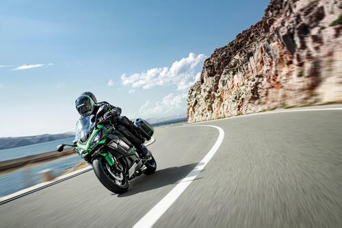 Kawasaki Ninja 1000SX 2022. Nuovi colori per la sport touring (6)