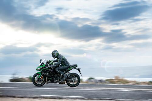 Kawasaki Ninja 1000SX 2022. Nuovi colori per la sport touring (7)