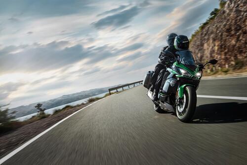 Kawasaki Ninja 1000SX 2022. Nuovi colori per la sport touring (9)