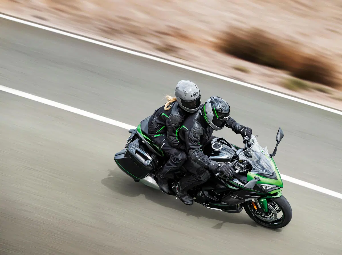 Kawasaki Ninja 1000SX 2022. Nuovi colori per la sport touring (13)