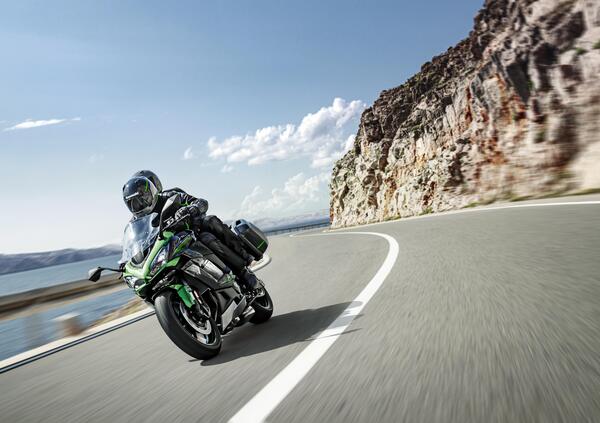 Kawasaki Ninja 1000SX 2022. Nuovi colori per la sport touring