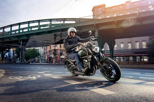 Kawasaki Vulcan S, in arrivo la versione 2022 (9)