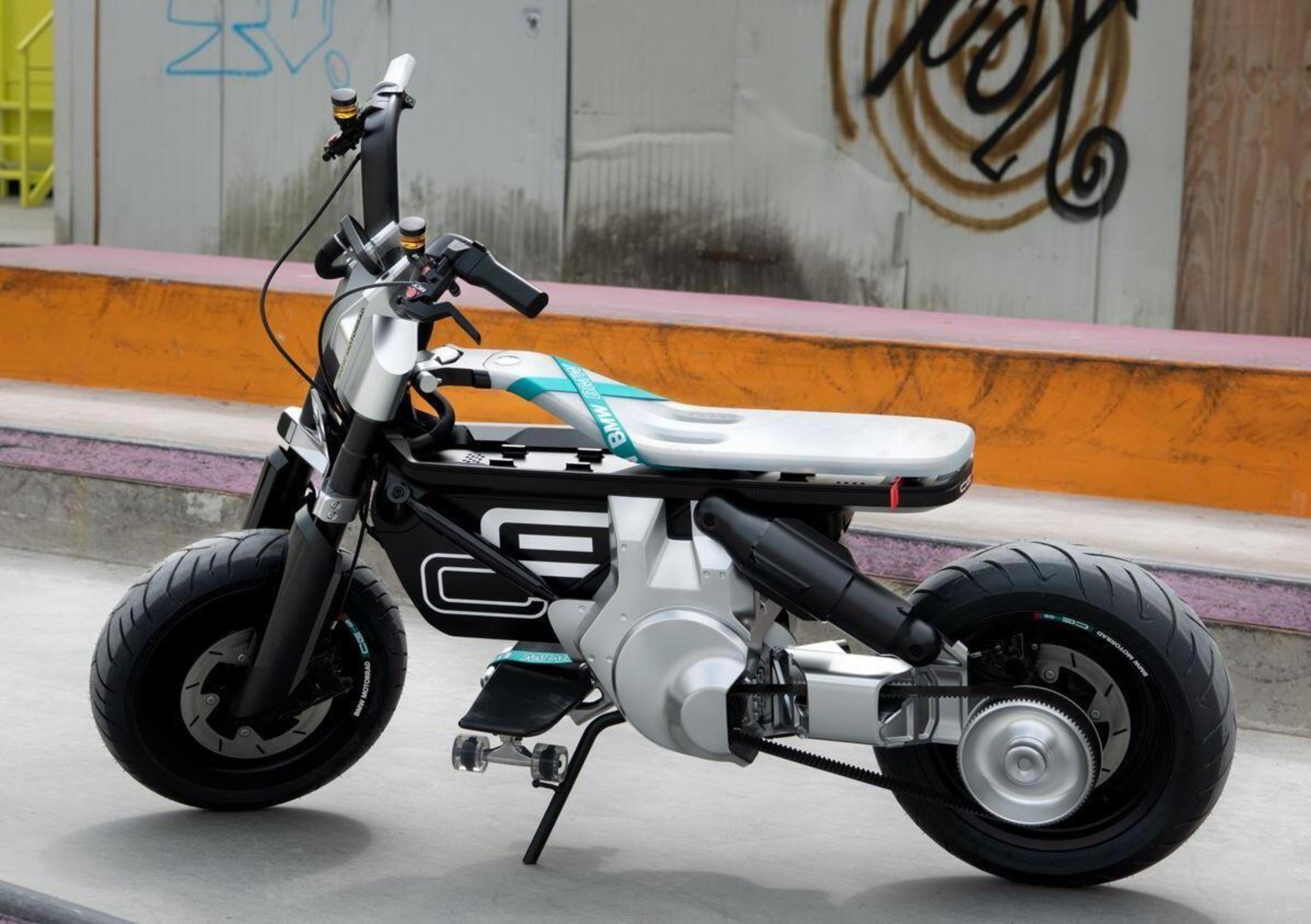 BMW Concept EC 02. L&#039;elettrico urbano per nuovi motociclisti