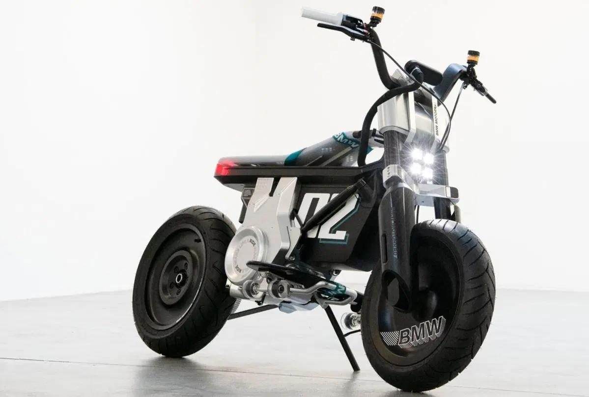 BMW Concept EC 02. L'elettrico urbano per nuovi motociclisti (2)