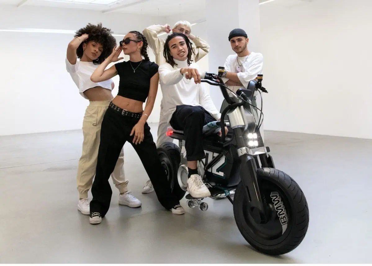 BMW Concept EC 02. L'elettrico urbano per nuovi motociclisti (3)