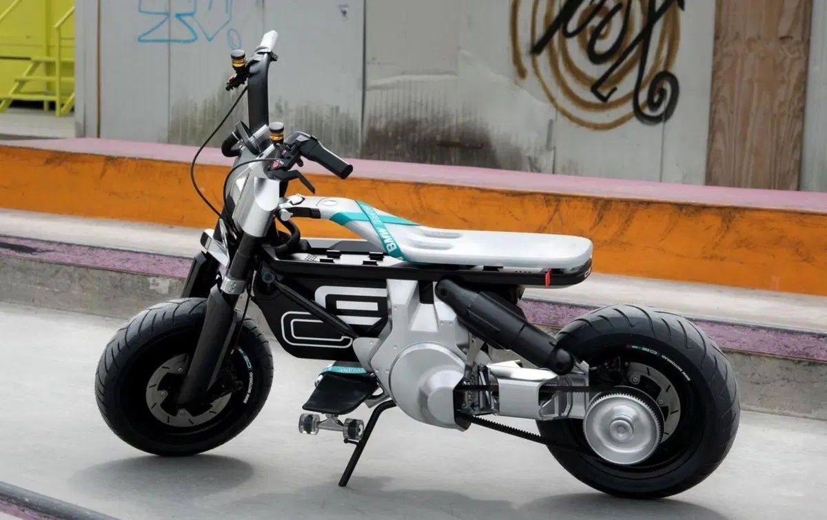 BMW Concept EC 02. L'elettrico urbano per nuovi motociclisti (4)