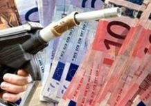 Benzina: previsto un aumento di 6,5 centesimi. I Ministeri frenano