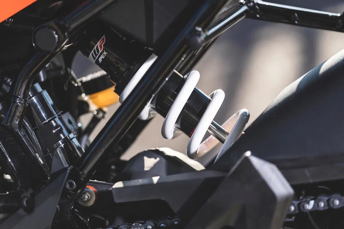 KTM RC 390 2022 TEST: Piccole belve crescono (4)
