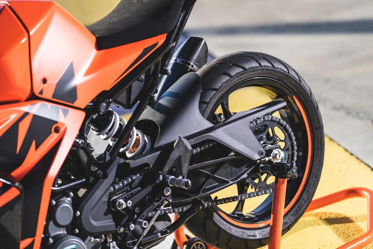 KTM RC 390 2022 TEST: Piccole belve crescono (9)