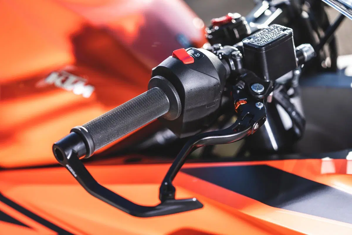 KTM RC 390 2022 TEST: Piccole belve crescono (2)
