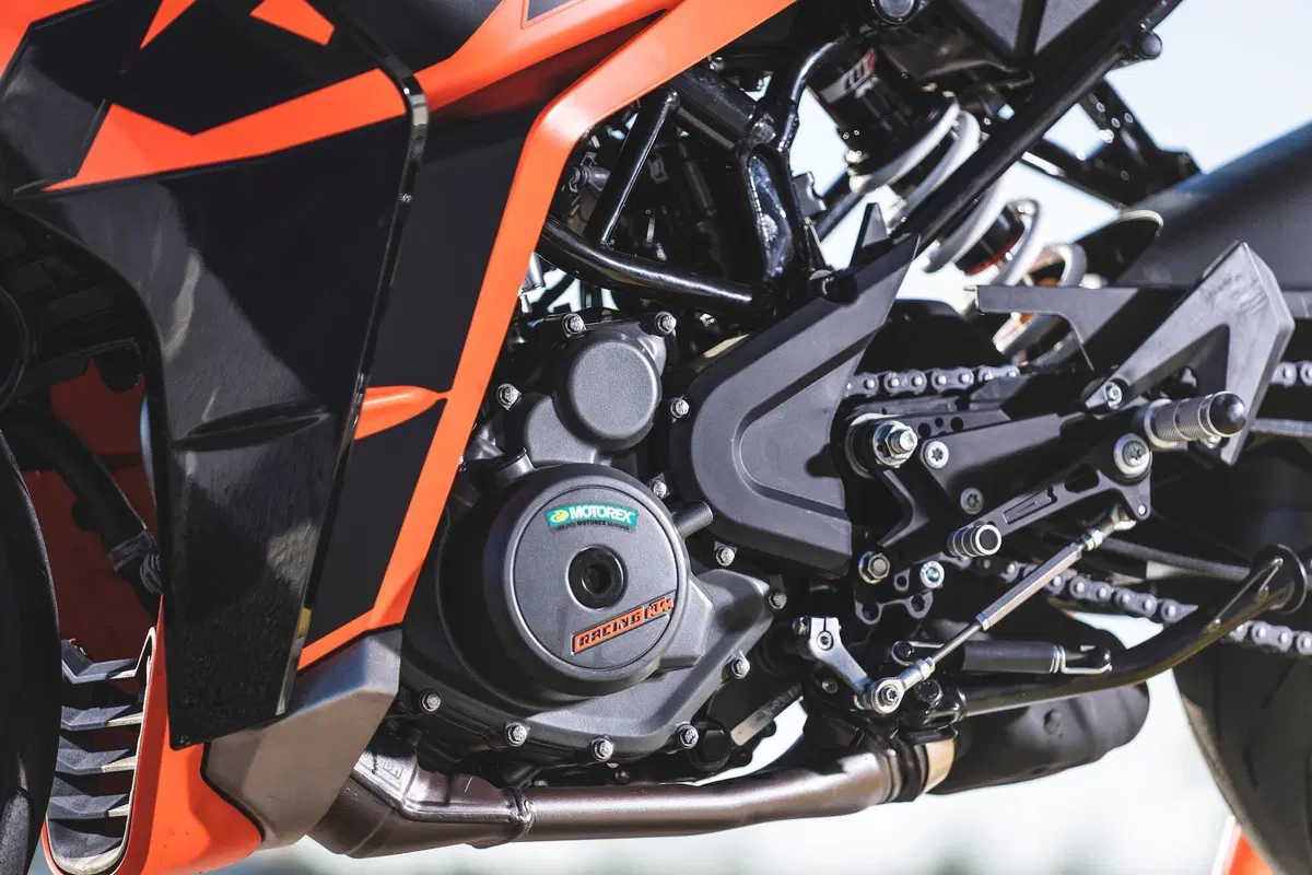 KTM RC 390 2022 TEST: Piccole belve crescono (8)