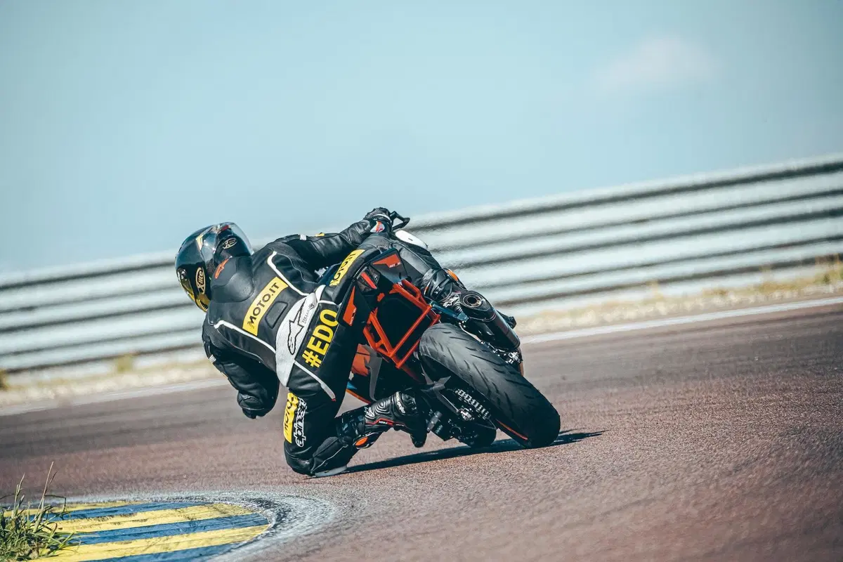 KTM RC 390 2022 TEST: Piccole belve crescono