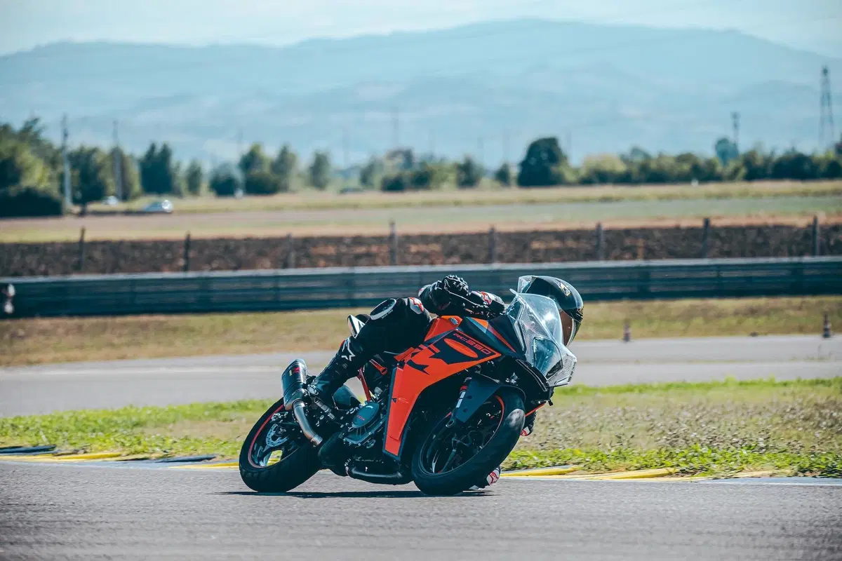 KTM RC 390 2022 TEST: Piccole belve crescono (2)