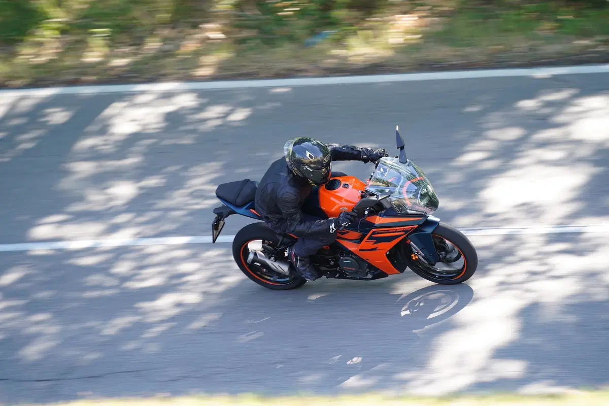 KTM RC 390 2022 TEST: Piccole belve crescono (7)