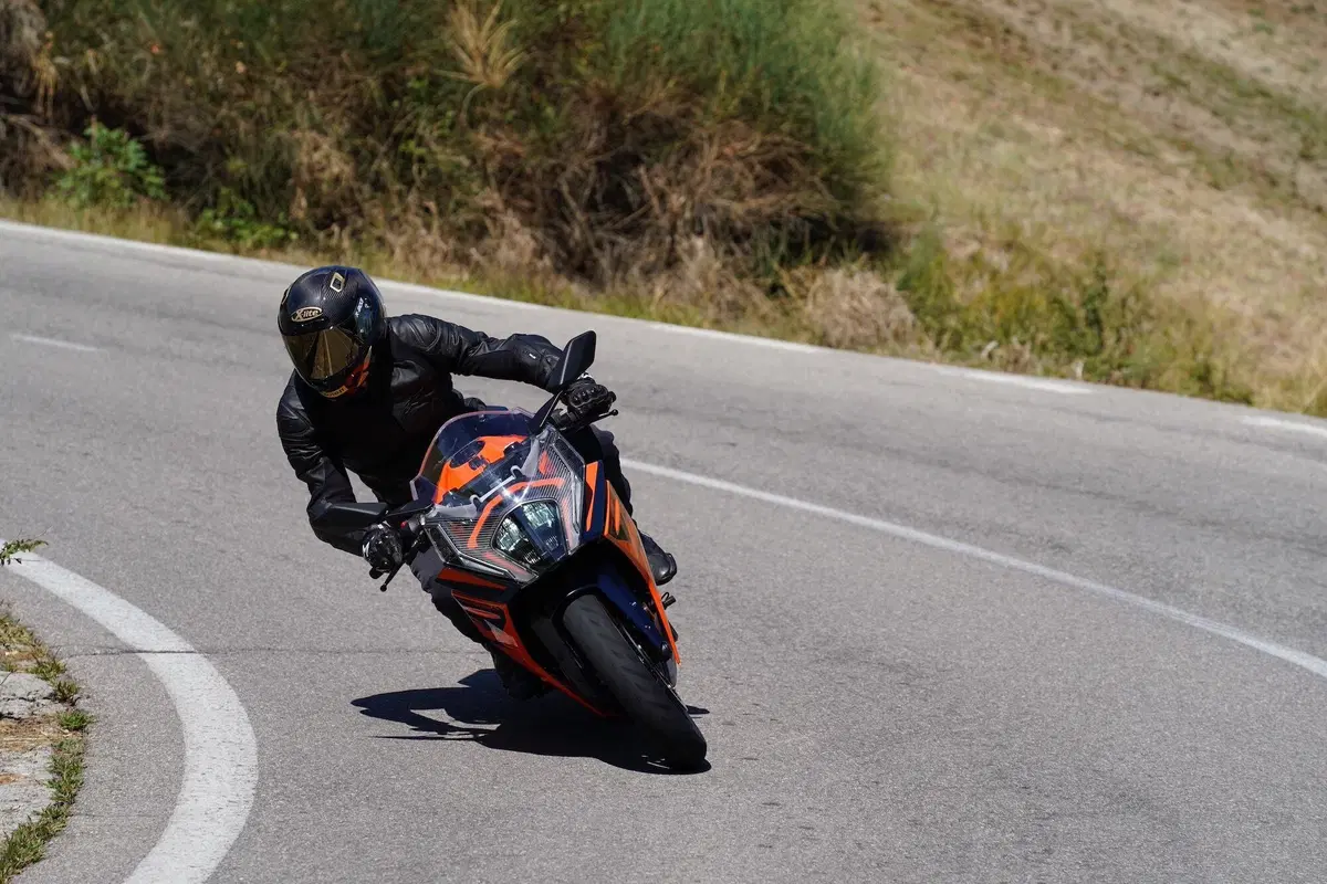 KTM RC 390 2022 TEST: Piccole belve crescono (11)