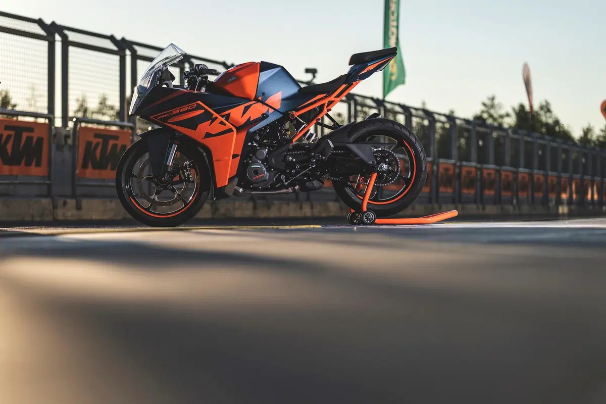 KTM RC 390 2022 TEST: Piccole belve crescono (24)