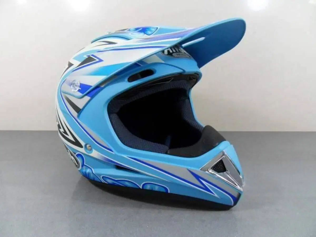 casco AIROH (3)