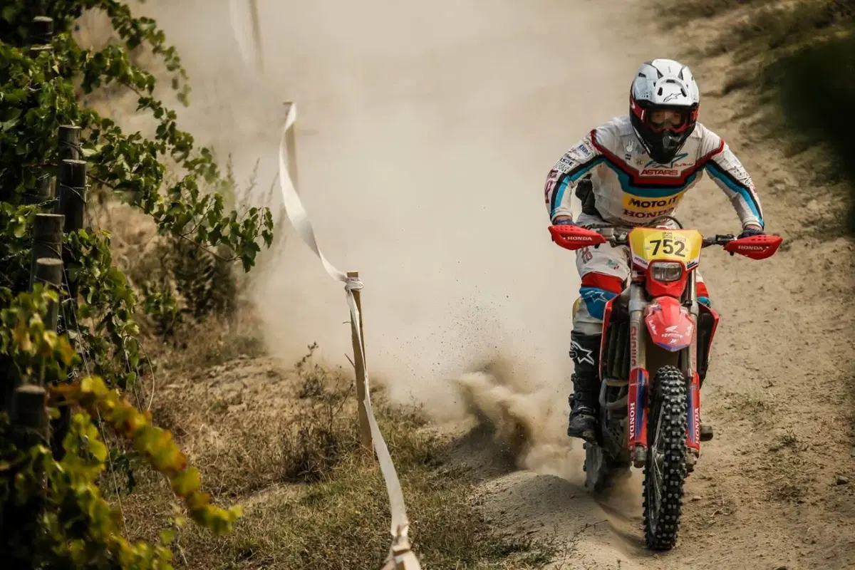 ISDE 21 Italia. Giorno 5. Il più è fatto. Doppia Italia al sigillo del Cross