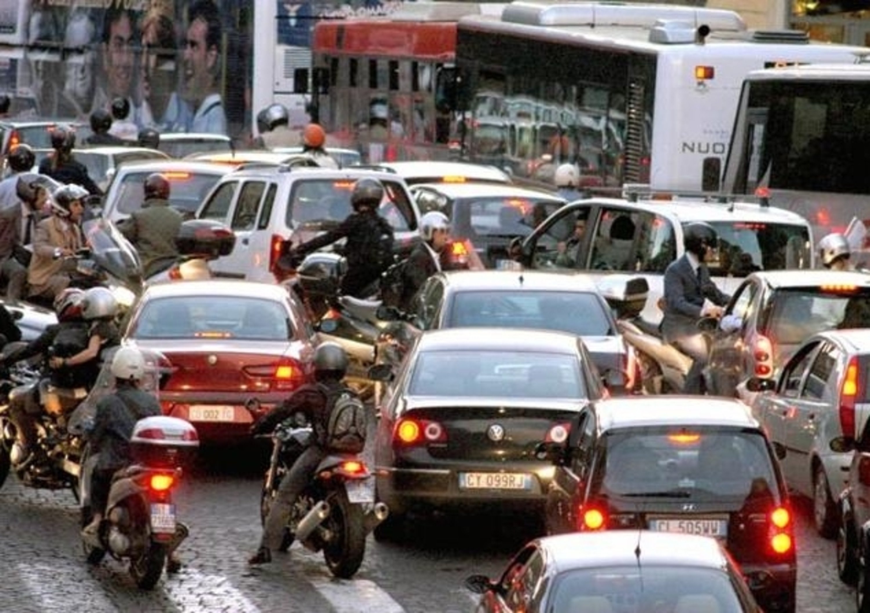 Roma: rischio stop per le moto Euro1 a novembre