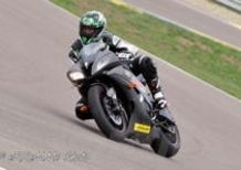  Kiara Fontanesi in pista sulla Yamaha R6 alla Riding School