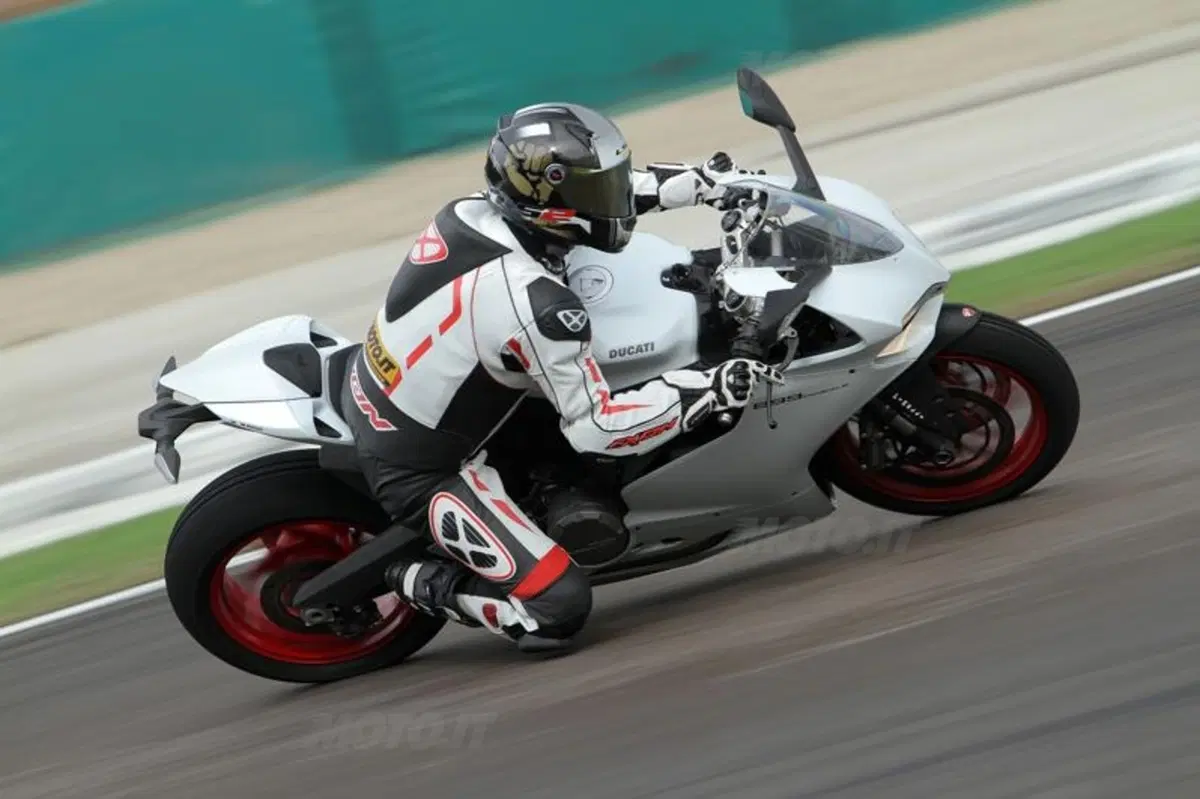 Ducati Panigale 899 (4)
