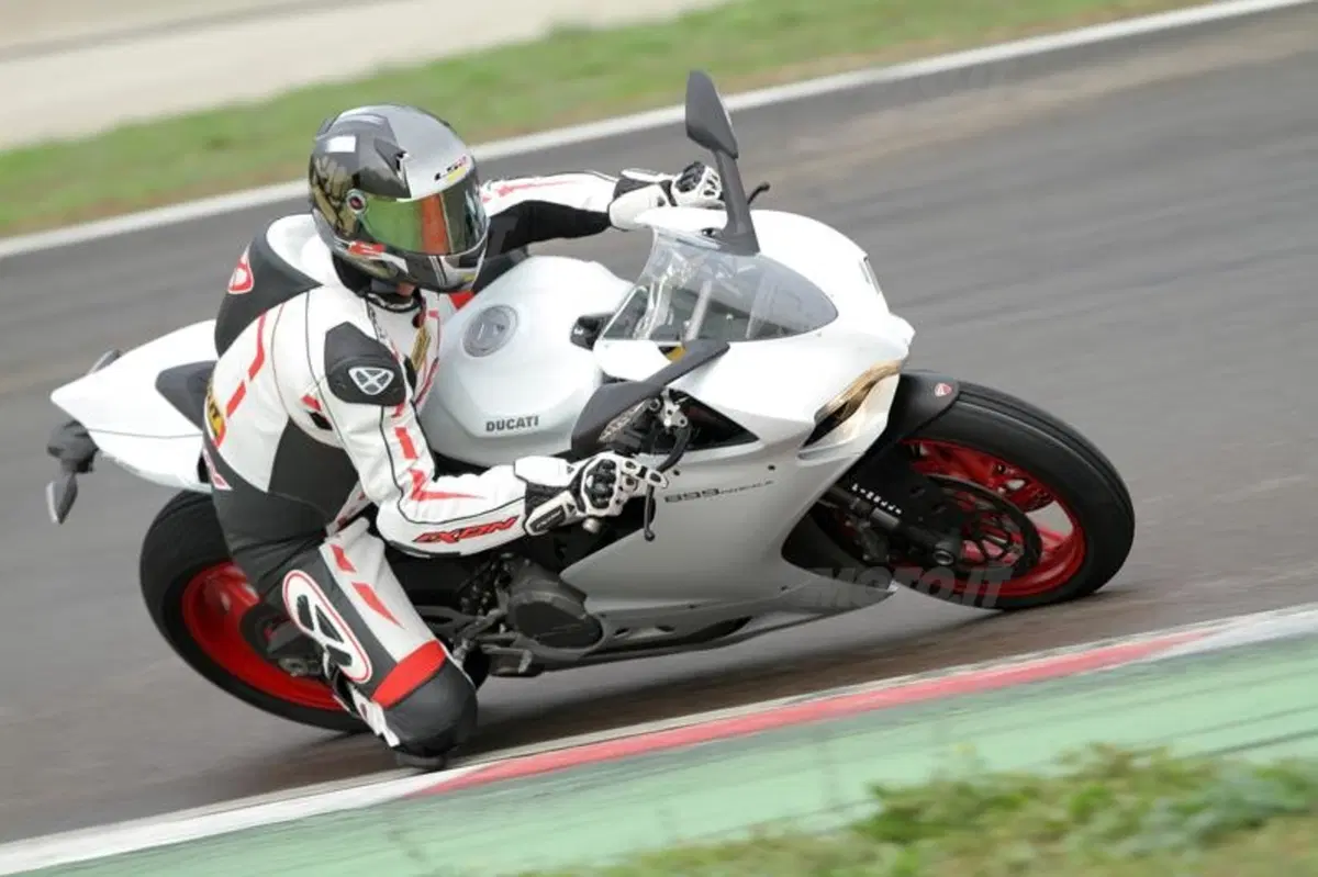 Ducati Panigale 899 (5)