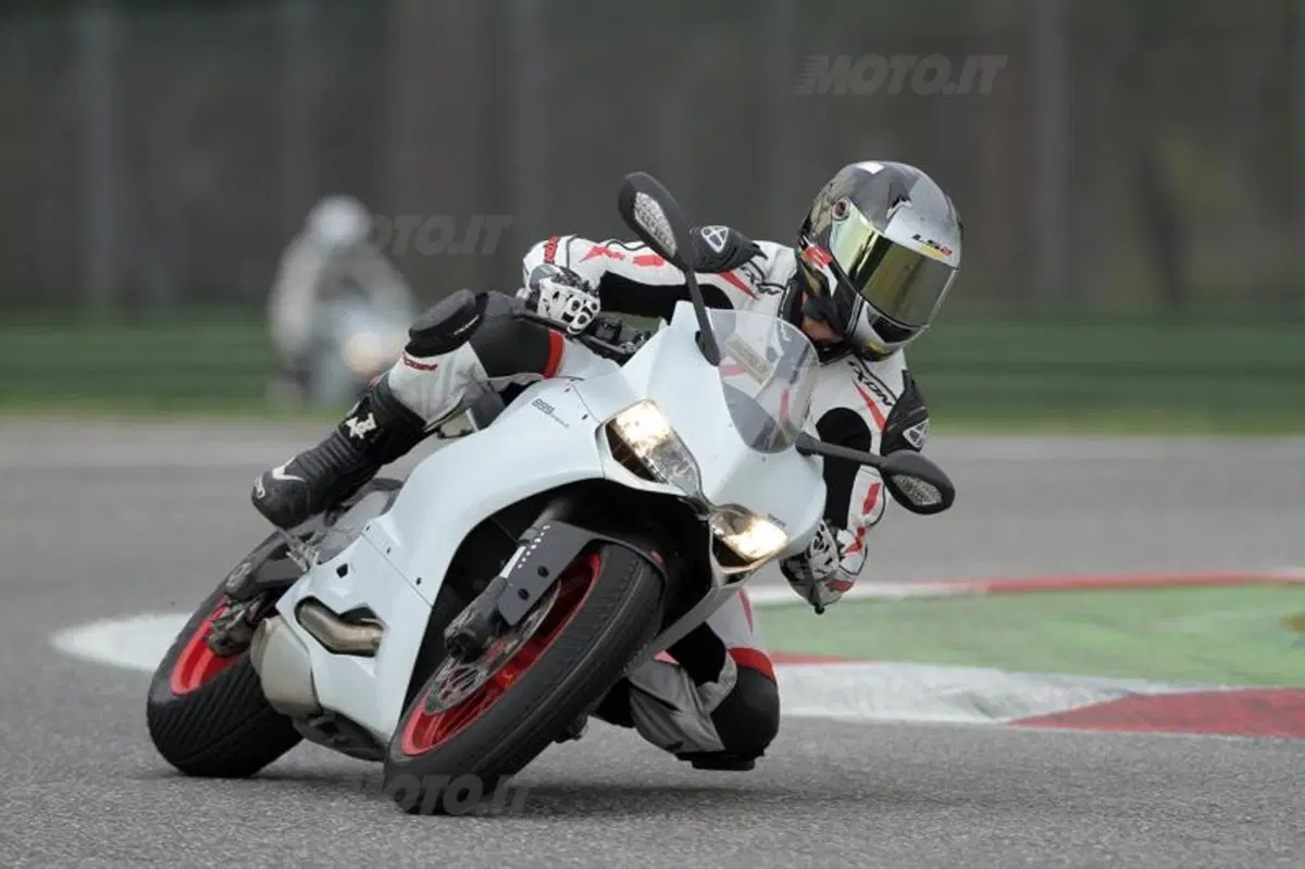 Ducati Panigale 899 (6)