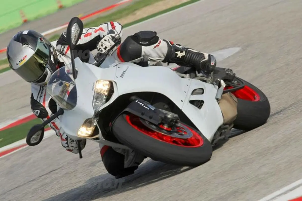 Ducati Panigale 899 (7)