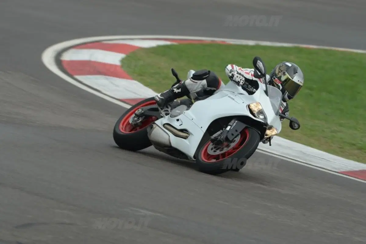 Ducati Panigale 899 (8)