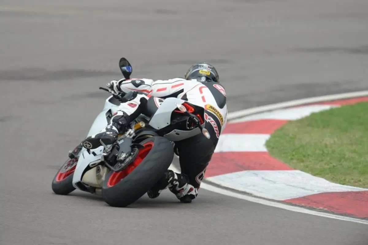 Ducati Panigale 899 (10)