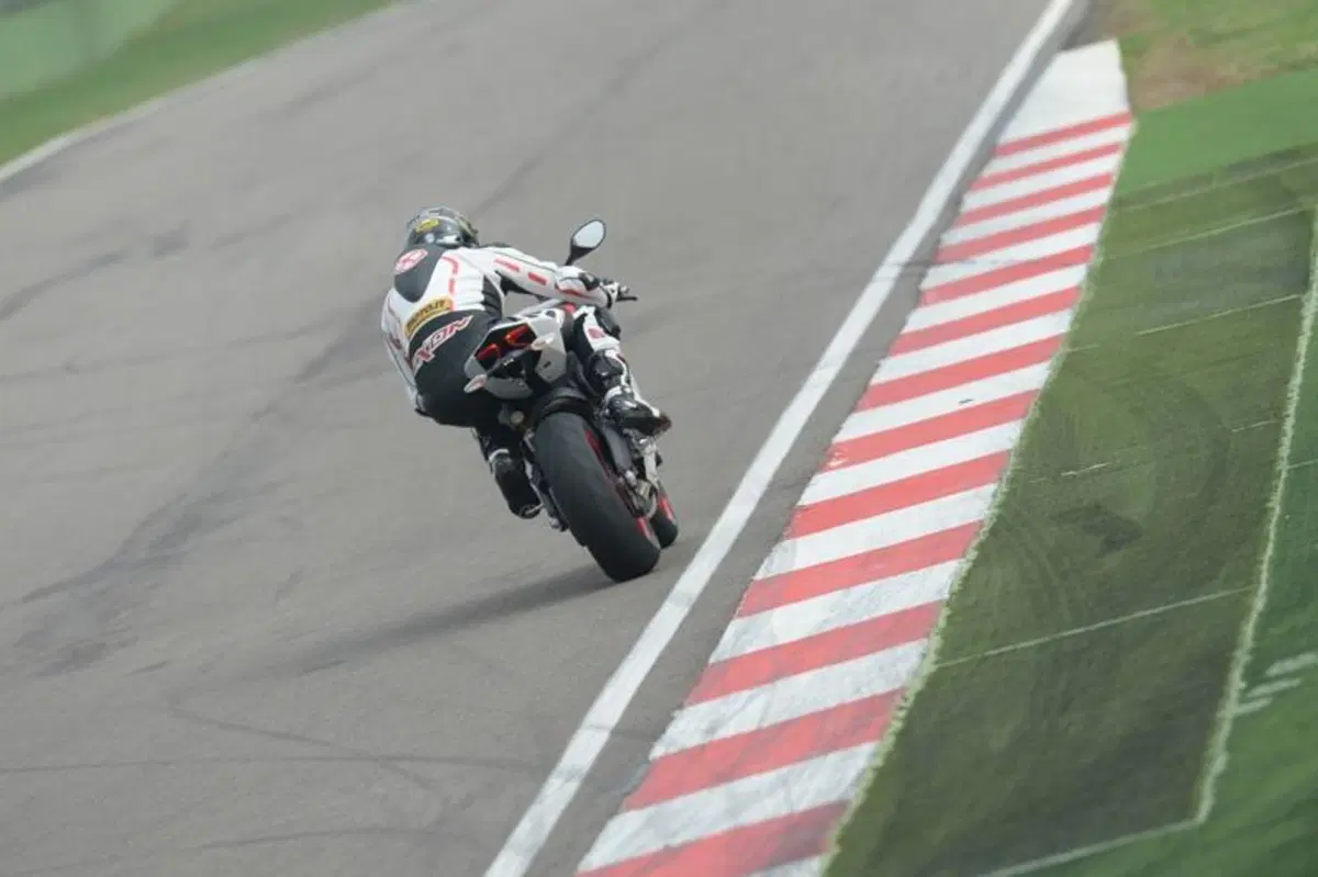 Ducati Panigale 899 (12)