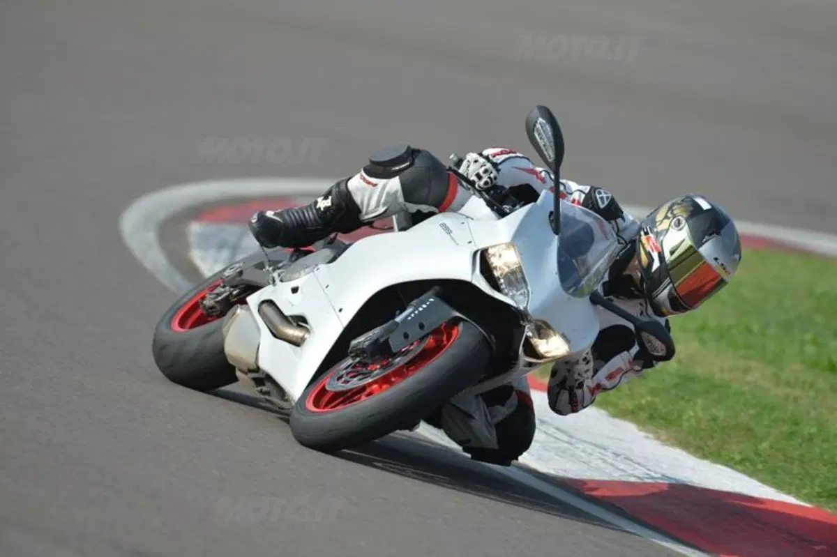 Ducati Panigale 899 (13)