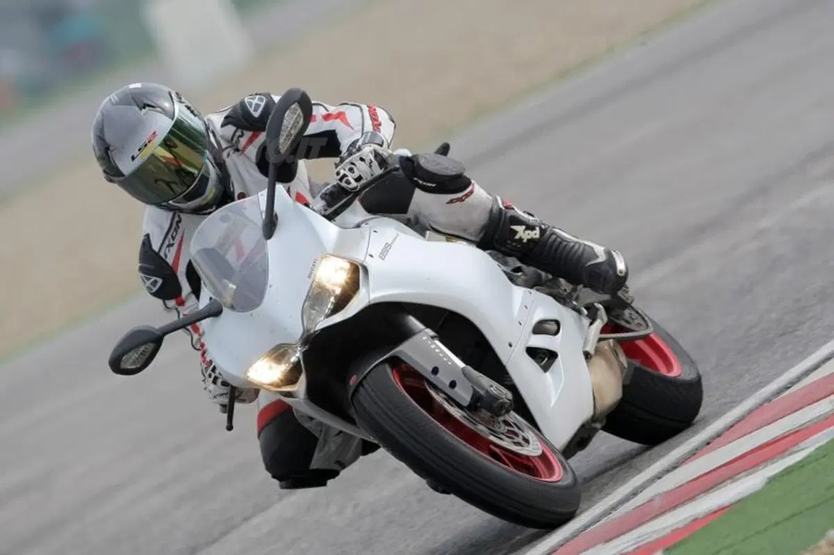 Ducati Panigale 899 (16)