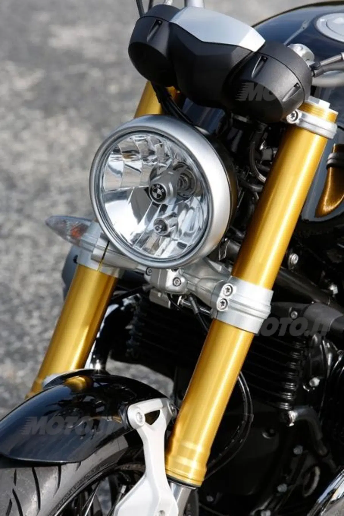 BMW R nineT, la boxer del novantesimo anniversario.  (2)