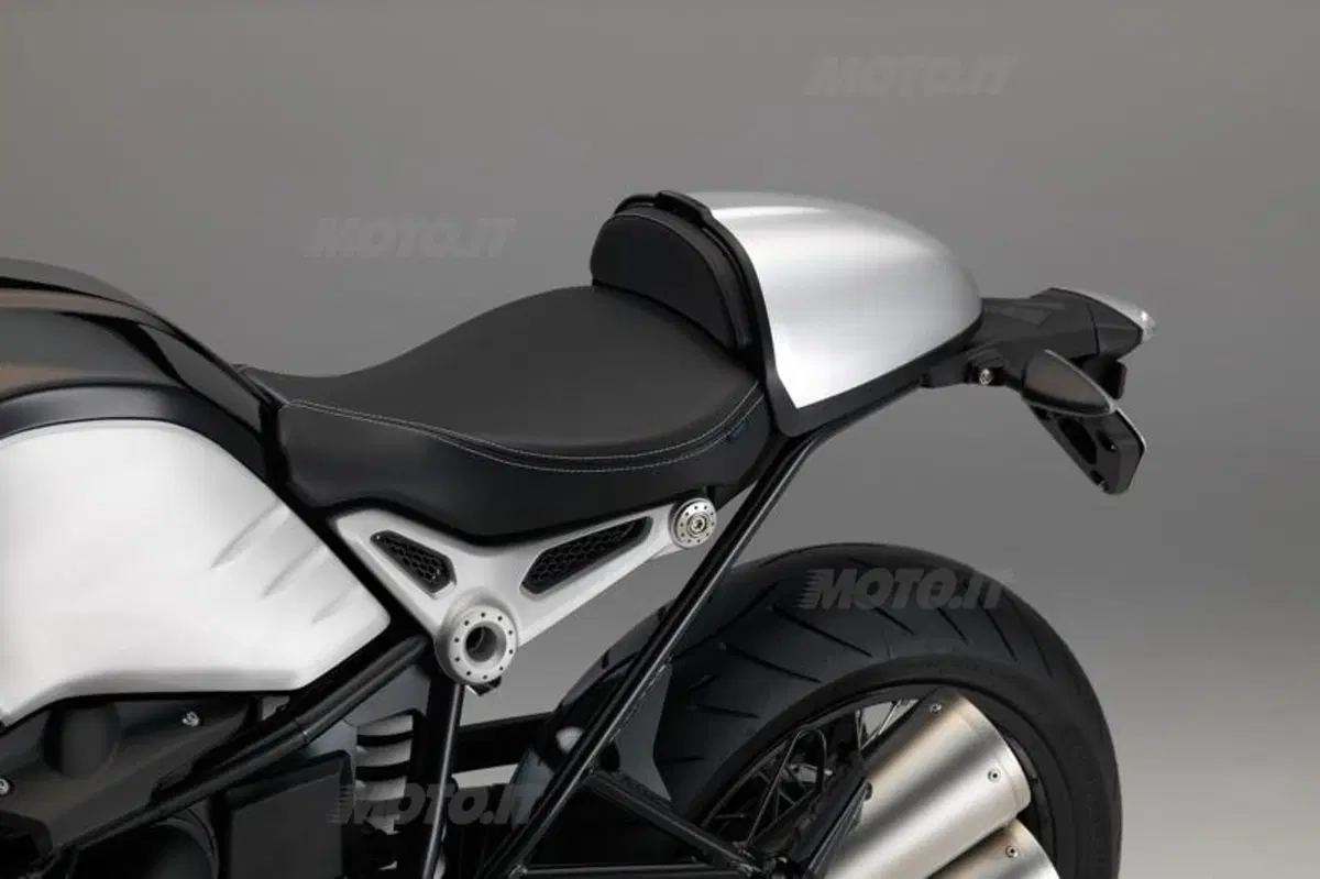 BMW R nineT, la boxer del novantesimo anniversario.  (15)