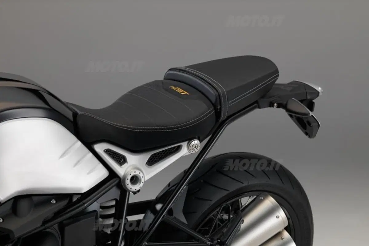 BMW R nineT, la boxer del novantesimo anniversario.  (16)