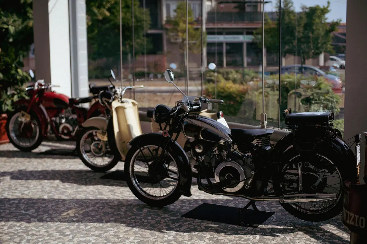 Salone del Mobile. In mostra moto d'epoca tra design e made in Italy (12)